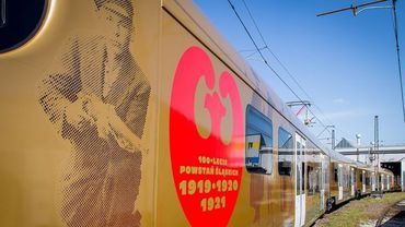 Złoty pociąg Kolei Śląskich wozi pasażerów