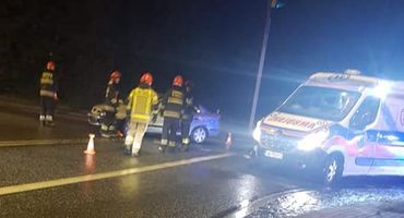 Wypadek przy Rybnickiej w Wodzisławiu. Skuter wjechał w osobówkę