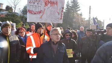 Mieszkańcy Gorzyc protestują przeciw wysokim opłatom za śmieci