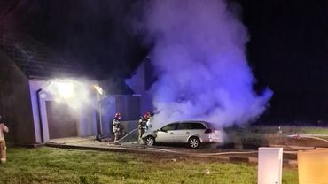 Pszów: strażacy gasili pożar samochodu