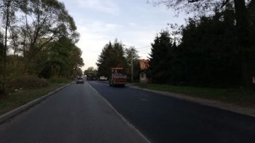 Drogowcy leją asfalt na Młodzieżowej