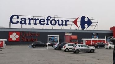 Sklepy Carrefoura na sprzedaż?