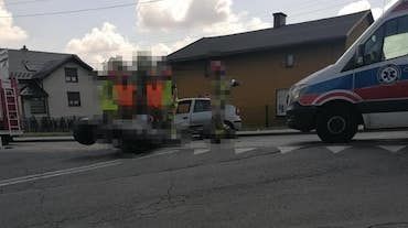 Zderzenie motocyklisty z osobówką w Rydułtowach. Kierowcy w szpitalu