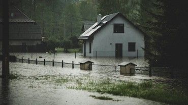 W wyniku opadów nie przejedziecie ulicą Radoszowską