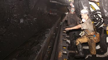 PGG: 1600 górników chce odejść z pracy lub wziąć 120 tys. zł odprawy