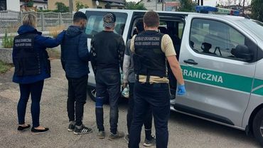 Nielegalni migranci w Łaziskach. Wjechali pod naczepą ciężarówki