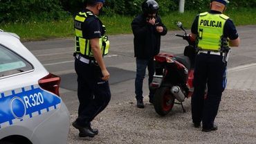 Policja skontrolowała dwóch motocyklistów. Przewozili pijanych pasażerów
