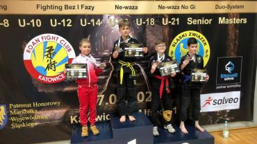 Mistrzostwa Śląska w Jiu-Jitsu: Akademia Sportowa Top Team z medalami