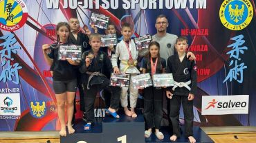 Liga Dzieci i Młodzieży w Jiu-Jitsu. Zawodnicy z Rydułtów z medalami