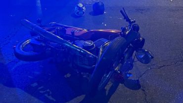 Zderzenie samochodu z motocyklem. 20-latka trafiła do szpitala