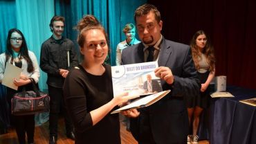 6. Powiatowy Konkurs Artystyczny: młodzi pisarze i plastycy odebrali nagrody