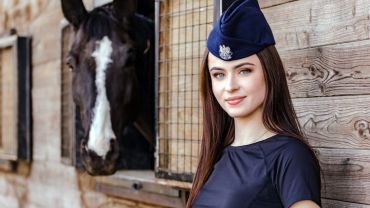 Mundur ma kobiecą twarz! Miss Polski zachęca do służby w szeregach policji
