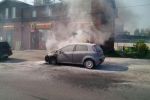 Strażnik miejski ugasił pożar samochodu w Radlinie, 