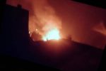 Turza Śląska: pożar domu jednorodzinnego. Od uderzenia pioruna, zdjęcie nadesłane