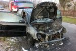 Łaziska: volkswagen spłonął na ulicy (zdjęcia), OSP Łaziska