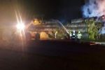 Pożar stogu siana w Lubomi. W akcji brało udział 10 zastępów straży, OSP Syrynia