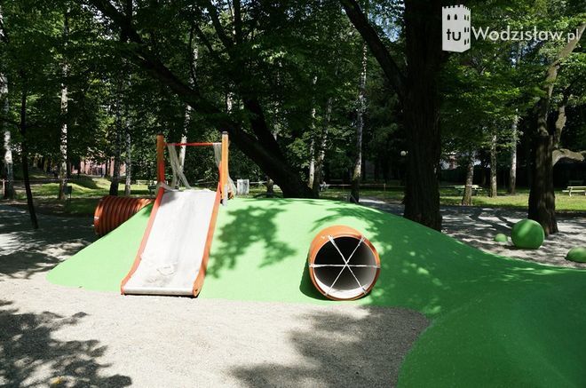 Wodzisław: nowy plac zabaw w Parku Miejskim do korekty, 