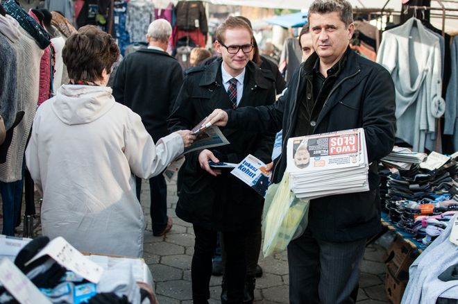 Znane twarze na targu w Wodzisławiu. Kampania wyborcza w pełni, materiały nadesłane