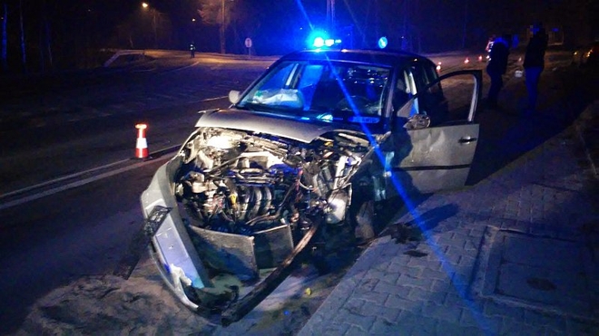 Zderzenie dwóch samochodów w Gogołowej. Obaj kierowcy trafili do szpitala, Dawid Klich, straż pożarna