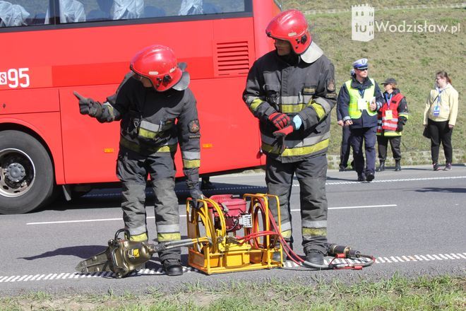 Wypadek dwóch autobusów na A1. Ćwiczenia, mk