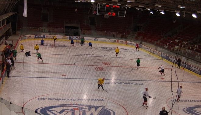 Lodowisko hokejowe wybudowane przez wodzisławską firmę Hefal