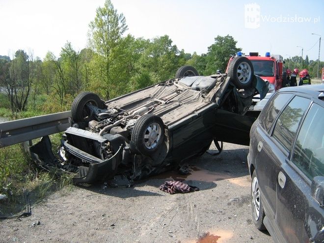 Tragiczny wypadek w Mszanie. Kierowca zginął na miejscu, archiwum