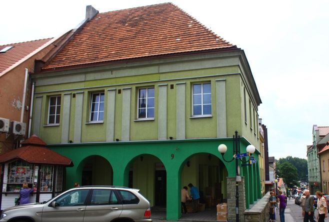 Na wodzisławskim rynku w miejscu znanej knajpy powstaje salon fryzjersko – kosmetyczny połączony ze SPA