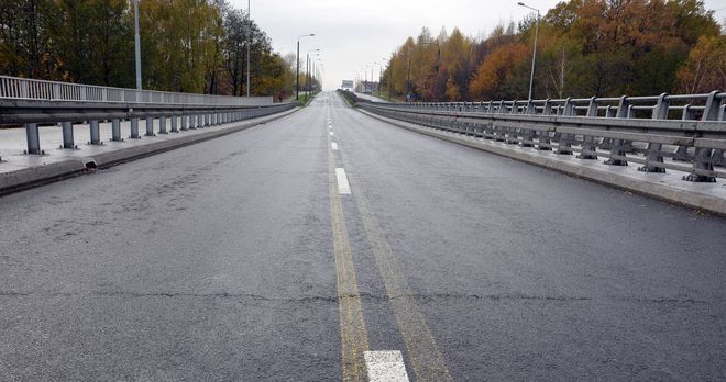 Wodzisławska obwodnica jeszcze nie skończona, a most już pęka, ig