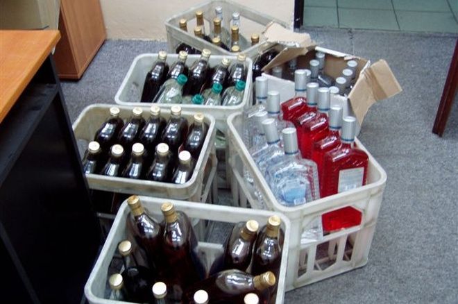 Czeszka przewoziła w swoim samochodzie 61 litrowych butelek alkoholu bez polskich znaków akcyzy