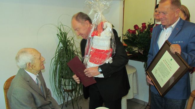Mieszkaniec DPS w Gorzycach świętował setne urodziny, materiały prasowe