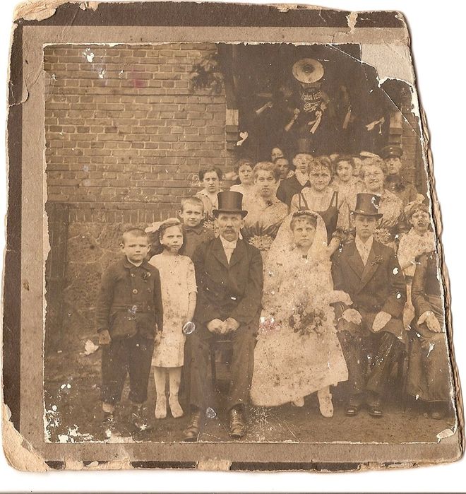 Powiat, Radlin: szukamy osób ze starej ślubnej fotografii. Zobaczcie, może wiecie kim są?, 