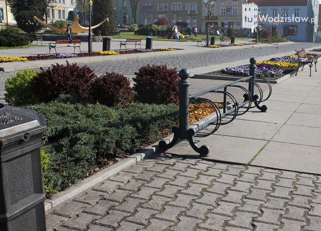 Alert: czy w Wodzisławiu jest gdzie zaparkować... rower?, mk