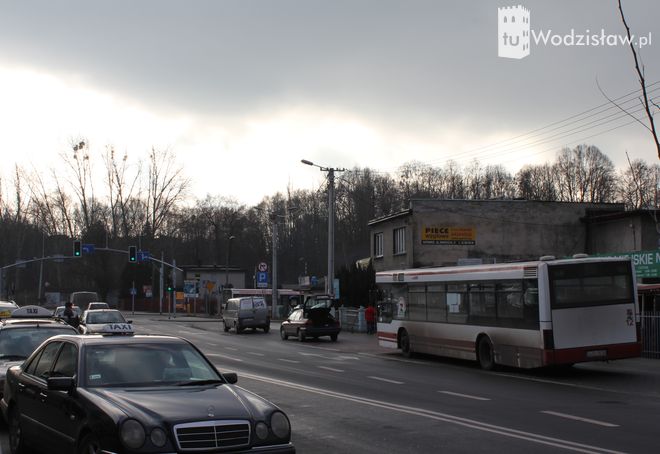 Wodzisław: jest pomysł na miejsca postojowe dla autobusów. Będzie zmiana organizacji ruchu przy Galerii Karuzela?, mk