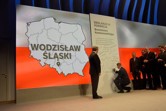 29 prezydentów miast podpisało deklarację poparcia dla B.Komorowskiego. Wśród nich włodarz Wodzisławia, facebbok/Mieczysław Kieca