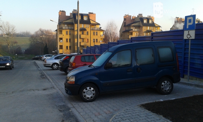 Tesco wybudowało nowe miejsca parkingowe dla mieszkańców , mk