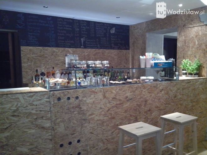 Wodzisław: młodzi chłopcy próbują sił w biznesie gastronomicznym. Cafe&Drink „Paleta” przy Wałowej już działa, 