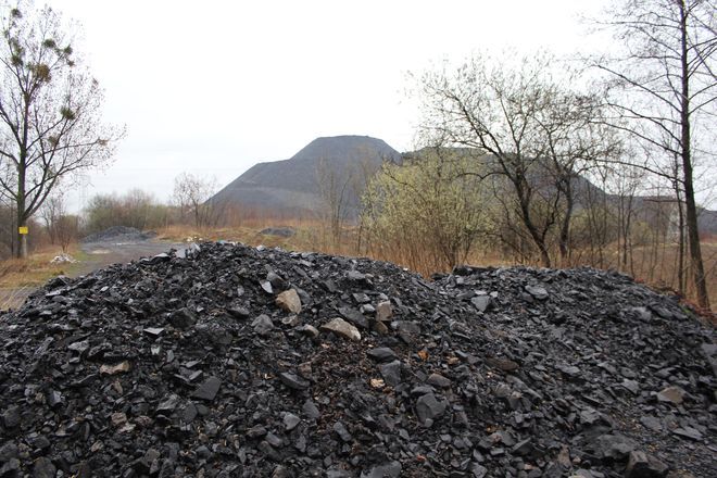 Władze Pszowa chcą pieniędzy od kopalni za składowanie na ich terenie kamienia poflotacyjnego