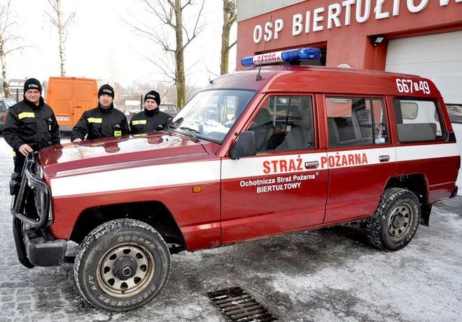 Strażacy z Biertułtów mają nowy wóz, archiwum