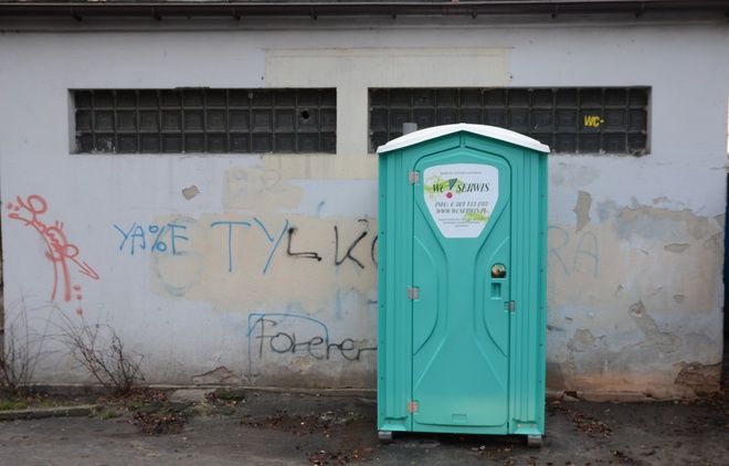 W momencie sprzedaży gruntu pod budowę Małego Rynku, zastrzegliśmy, że właściciel musi udostępnić mieszkańcom toalety – mówi rzecznik miasta Barbara Chrobok