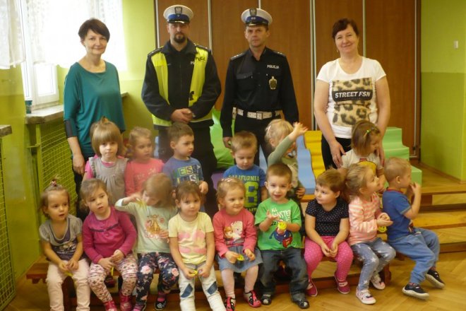 Policjanci odwiedzili wodzisławskie przedszkolaki, materiały prasowe UM Wodzisław Śląski