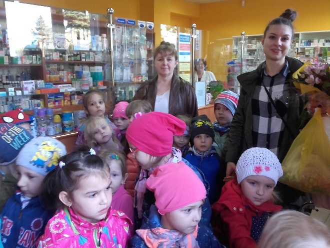 Przedszkolaki odwiedziły aptekę i ośrodek zdrowia, materiały prasowe ZS 1 Wodzisław Śląski