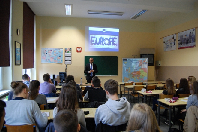  ,,Back to school” – spotkanie z przedstawicielem Komisji Europejskiej , materiały prasowe