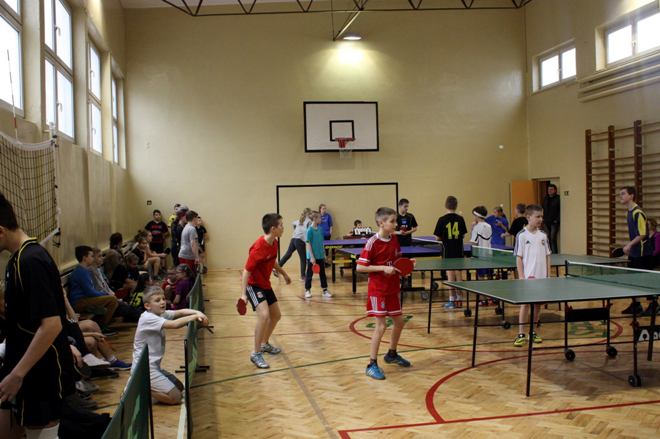 Uczniowie wodzisławskich podstawówek zmierzyli się w turnieju ping-ponga, materiały prasowe MOSiR Centrum