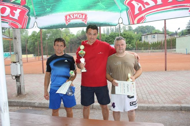 Krzysztof Bernat najlepszy w wodzisławskim turnieju tenisowym, mat. pras.